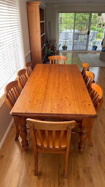 Large Dining table and 8 chairs 63437624515330118