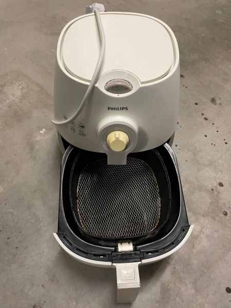 Compact White Air Fryer - Your Ticket to Healthier Cooking!63014237284354112