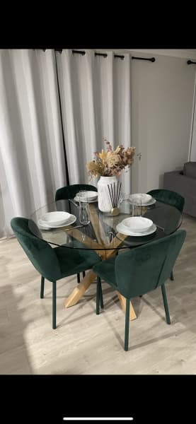 gumtree glass dining table and chairs