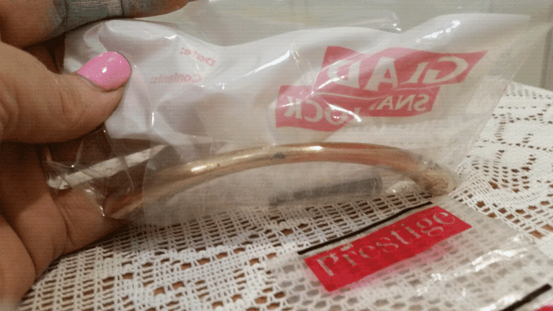5 new in pkt plus 1 used gold/brass coloured door handles.63437624613891114