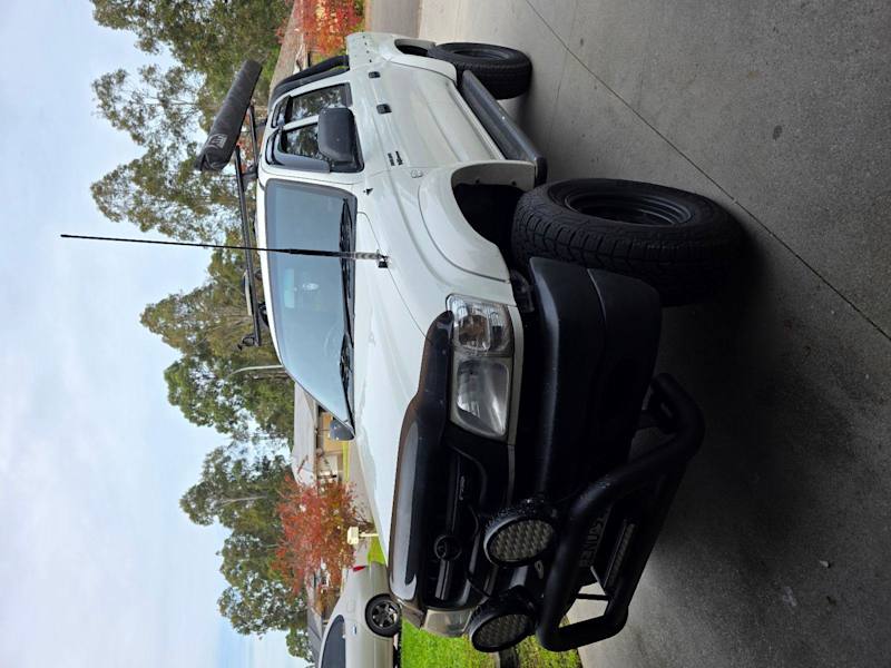 2005 TOYOTA HILUX SR5 (4x4) 5 SP MANUAL DUAL CAB P/UP629346961530901114