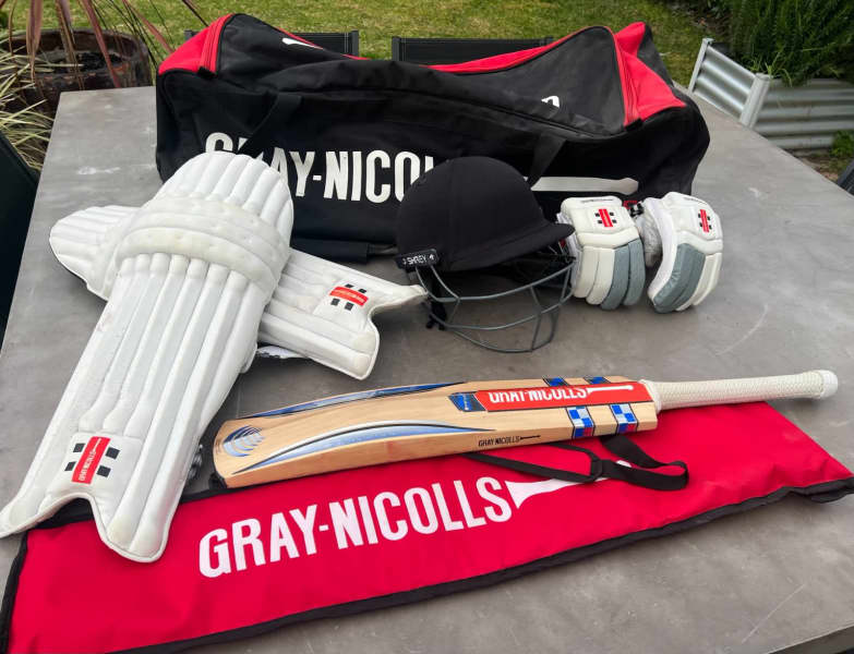 Aggregate 135+ gray nicolls cricket ball bag latest xkldase.edu.vn