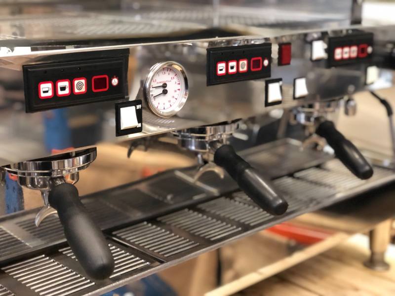 LA MARZOCCO LINEA CLASSIC 3 GRP GOLDEN BROWN ESPRESSO COFFEE MACHINE63442044176003111
