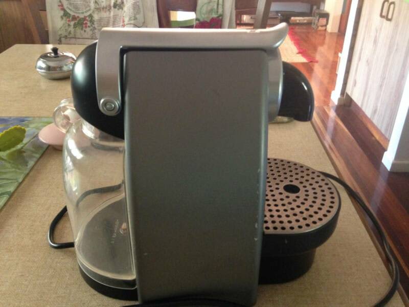 Nespresso Essenza coffee pod machine63018175029890112