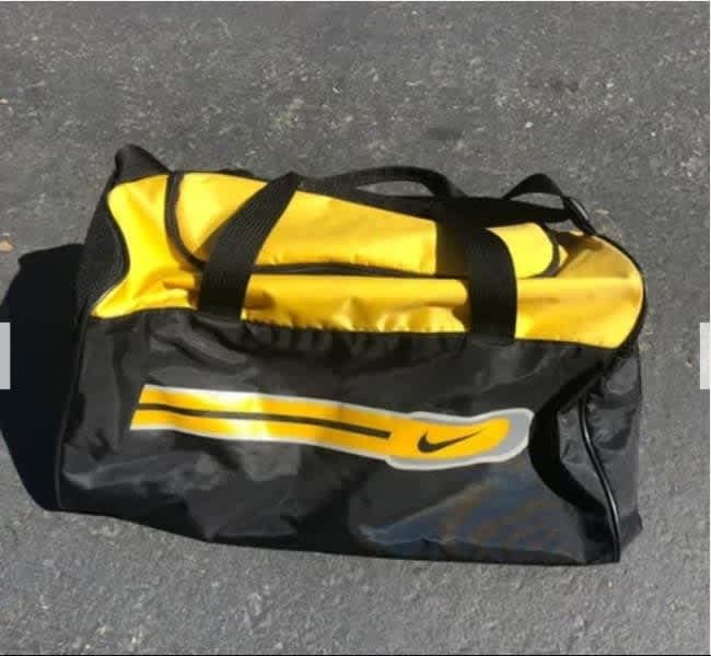 YELLOW NIKE DUFFLE BAG in yellow