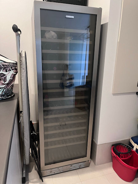 Vintec wine fridge V155SGe63021730574467113