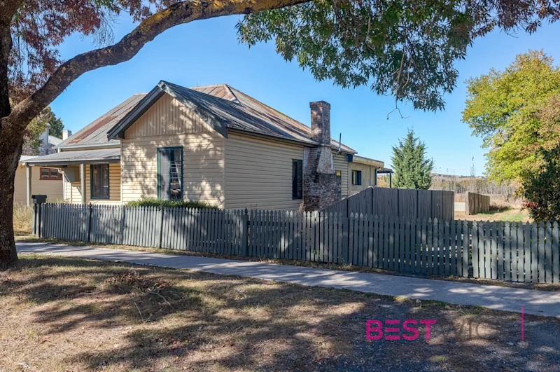 Full of Character & Close to CBD62933717875202111
