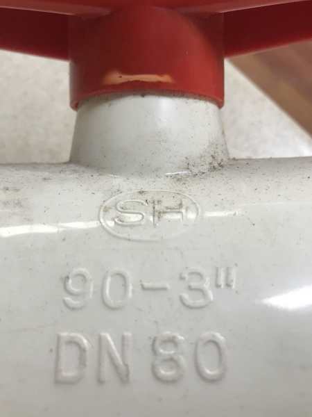 Plumbing connections and valve63011990646403111
