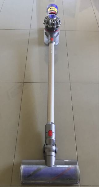 DYSON V8 ANIMAL CORDFREE VACUUM CLEANER IN AS NEW CONDITION.63612128780034113