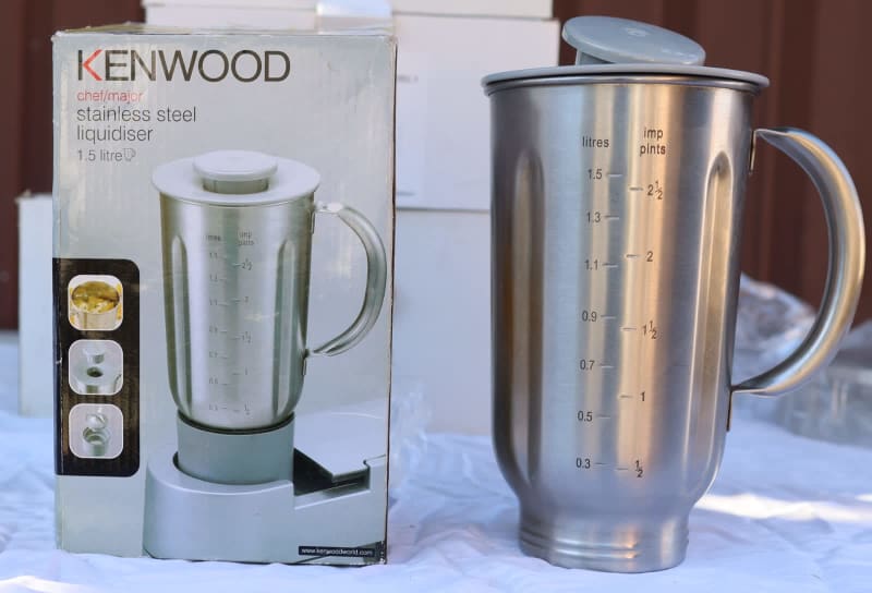 KENWOOD COOKING CHEF KM070 with optional attachments63020851326337112