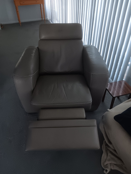 Quality leather recliner62863407882755112