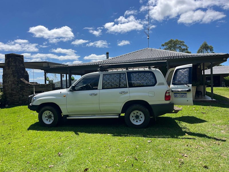 2003 TOYOTA LANDCRUISER (4x4) 5 SP MANUAL 4x4 4D WAGON62886406696963114