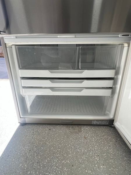 Fisher & Paykel Frige63022179518337111