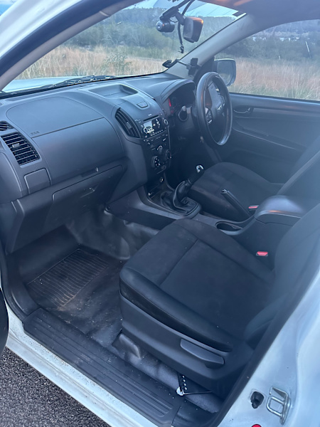 2015 ISUZU D-MAX SX (4x2) 5 SP MANUAL C/CHAS62935691595522114