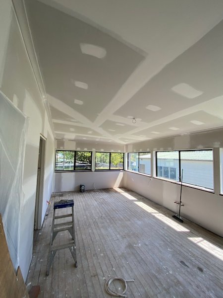 Gyprocking/plastering & carpentry services62863392056577113