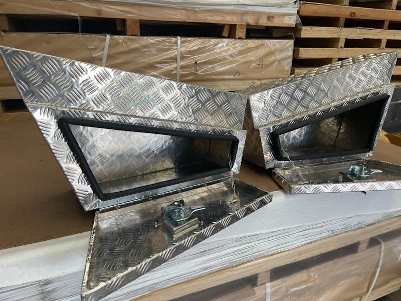 Sell like hot cakes Aluminium Pair of UnderTray750*260*400mm63007278984066114