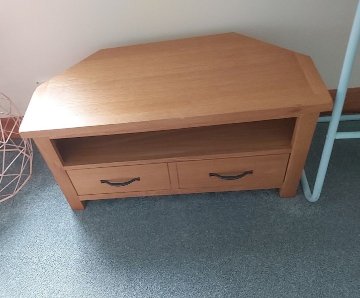 oak TV stand62863409999490111
