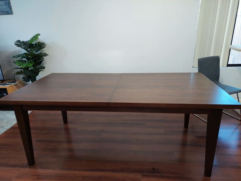 freedom extension dining table