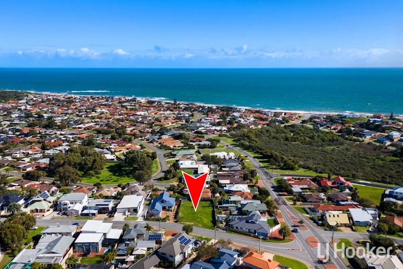 1069m2 R20 lot  with potential subdivide into 2 blocks with elevated ocean Views63004382264963119