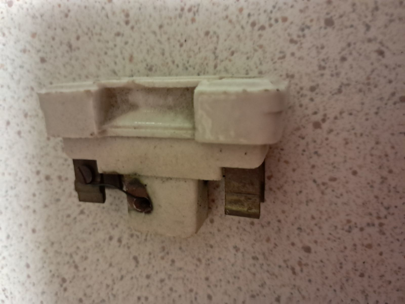 Federal Ceramic Fuse Holder 35A, $1063011558524546113