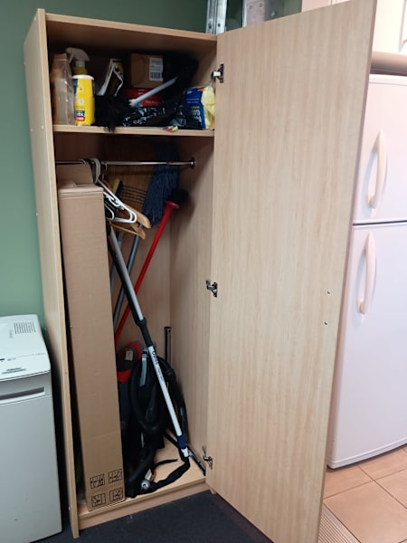 Tall wooden cabinet/wardrobe62863406018946111