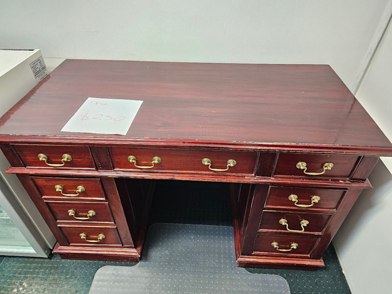 Antique mahogany desk $25062863384516993111