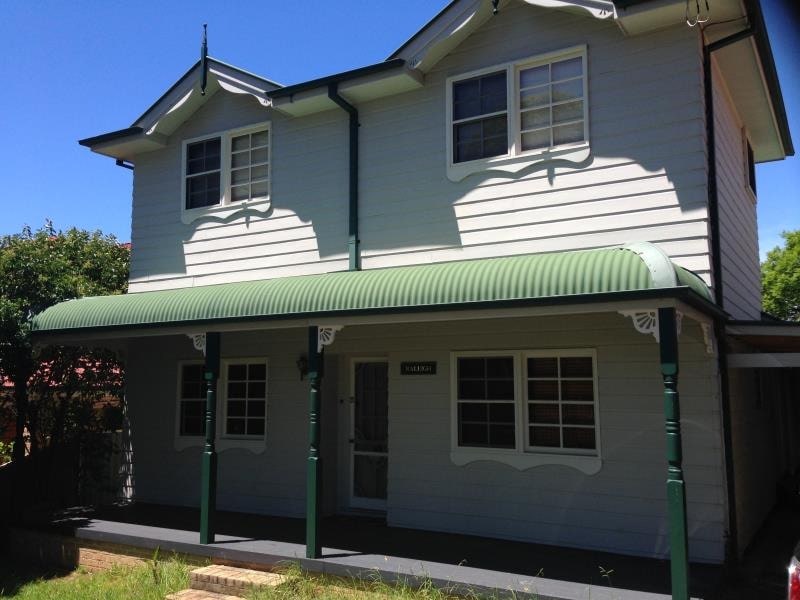 Rent ONE or TWO large rooms. Excellent location. Everything provided!63007596686337113