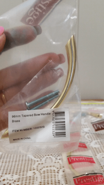 5 new in pkt plus 1 used gold/brass coloured door handles.63437624613891112