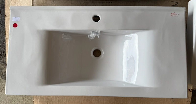 3 x Porcelain Bathroom Basins630051850063391118