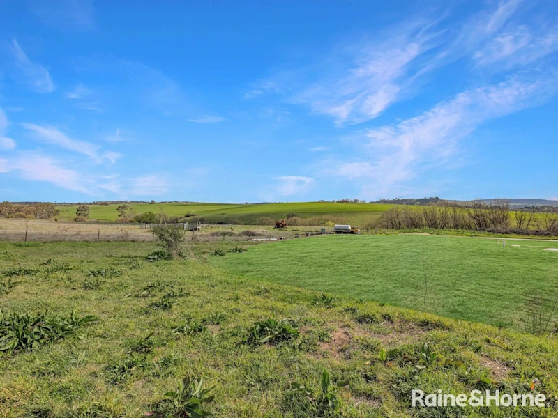 951sqm block- BUILDERS TERMS AVAILABLE63007279906691112