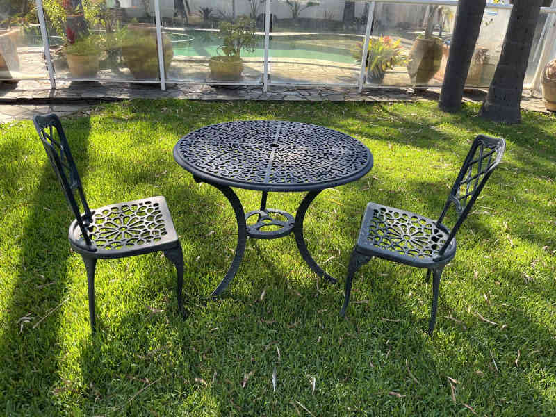 gumtree garden table