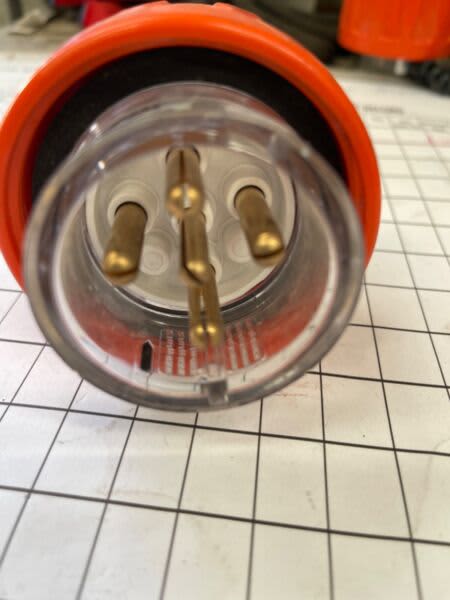 Clipsal 10 amp 5 pin plugs63004289242370111
