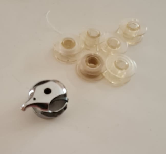 Bobbin case and bobbins for Husqvarna 6690 sewing machine vintage63017768076547112