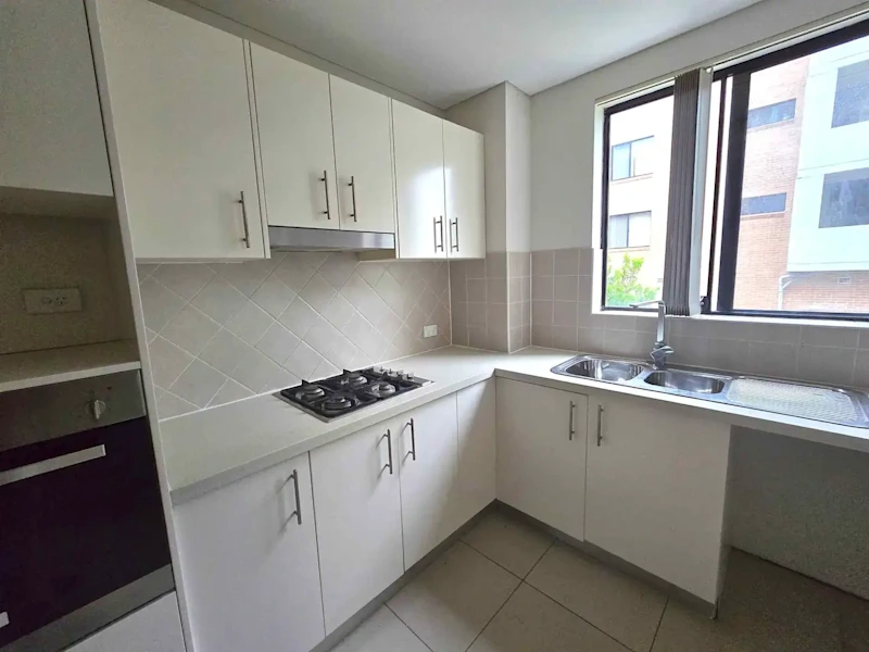 MODERN APARTMENT IN DESIRABLE LOCATION62882739636226111