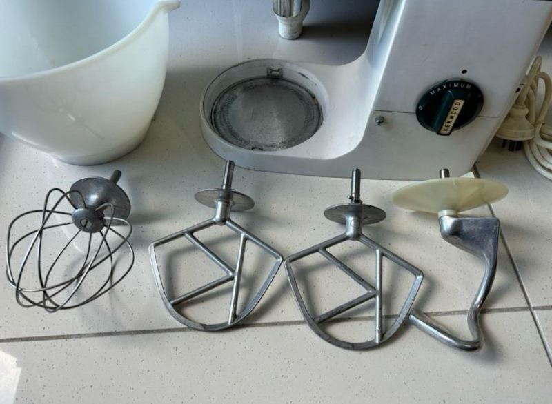 ~.1970s KENWOOD CHEF Mixer* Model A701A* Original bowl & attachments63018174407426113