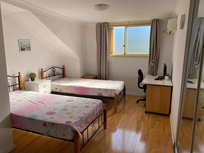 Parramatta Spacious, Sun-Filled Master Room in Modern Townhouse63007556048002112