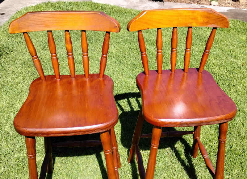 2 X Bar or Kitchen Stools Excellent Condition62863839194627112