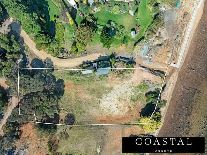Premium Beachfront Parcel with Panoramic Bay Views in Exclusive Olivers Hill63005218906243114