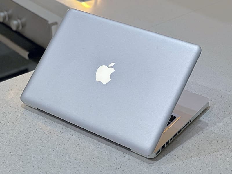MacBook Pro intel®Core™i7*256GB SSD*8GB*macOS*13.3”LED