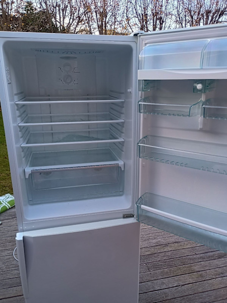 FREE Westinghouse Fridge/Freezer not working properly 63022634314241112