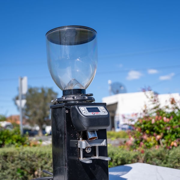 Used DIP DK65 Black Coffee Grinder – Excellent Condition 63020848171267111