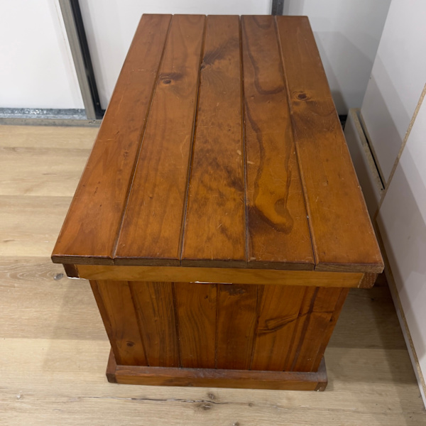 Wooden storage chest62863413207939113