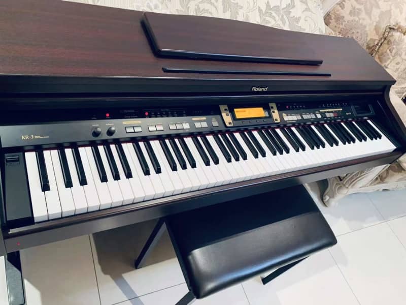 roland kr 3 piano