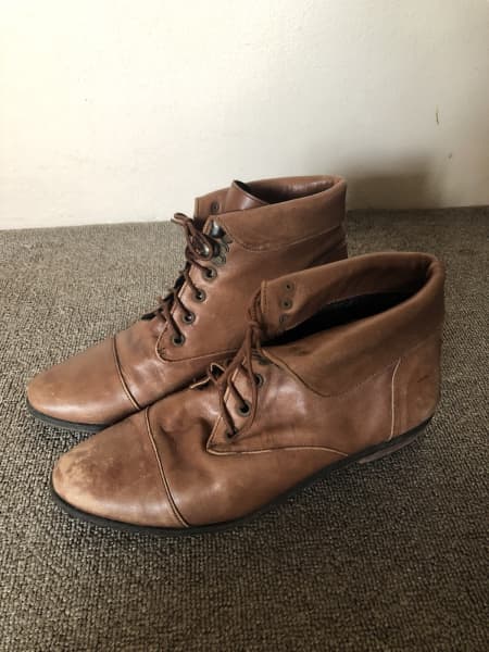 retro brown boots