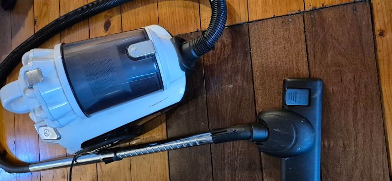 Powerful Anko 2400W Bagless Vacuum Cleaner Excellent Condition Works P63444075141377110