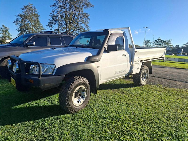 2011 NISSAN PATROL DX (4x4) 5 SP MANUAL LEAF C/CHAS62937623345025113
