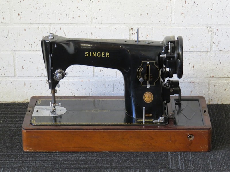 Singer sewing machine, vintage 201k, bentwood case, ex cond63612125863299111