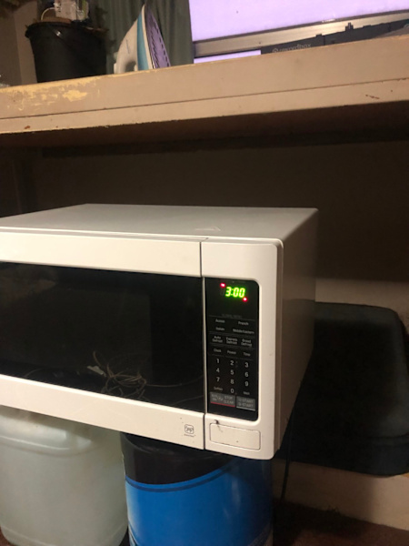 LG microwave works great63017766336898112