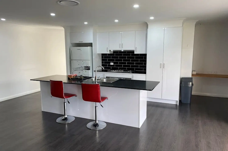 Spacious & Stylish Family Home in North Orange62929681523203112