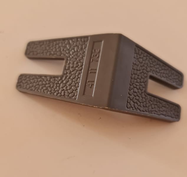 Button reed plate shank for Husqvarna 6690 sewing machine vintage63016913955331113